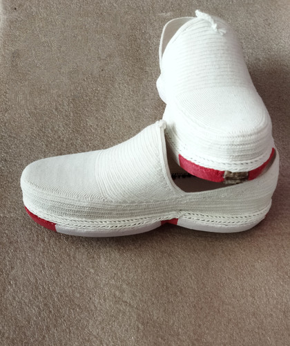 گیوه کلاش ، زیره سفید قرمز